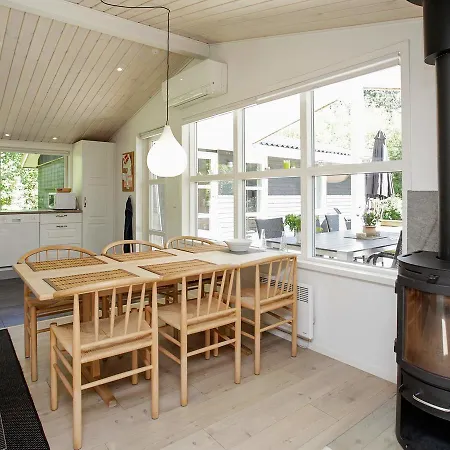 Three-bedroom Holiday In Blavand 8 * Ho