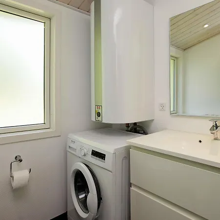 Three-bedroom Holiday In Blavand 8 * Ho